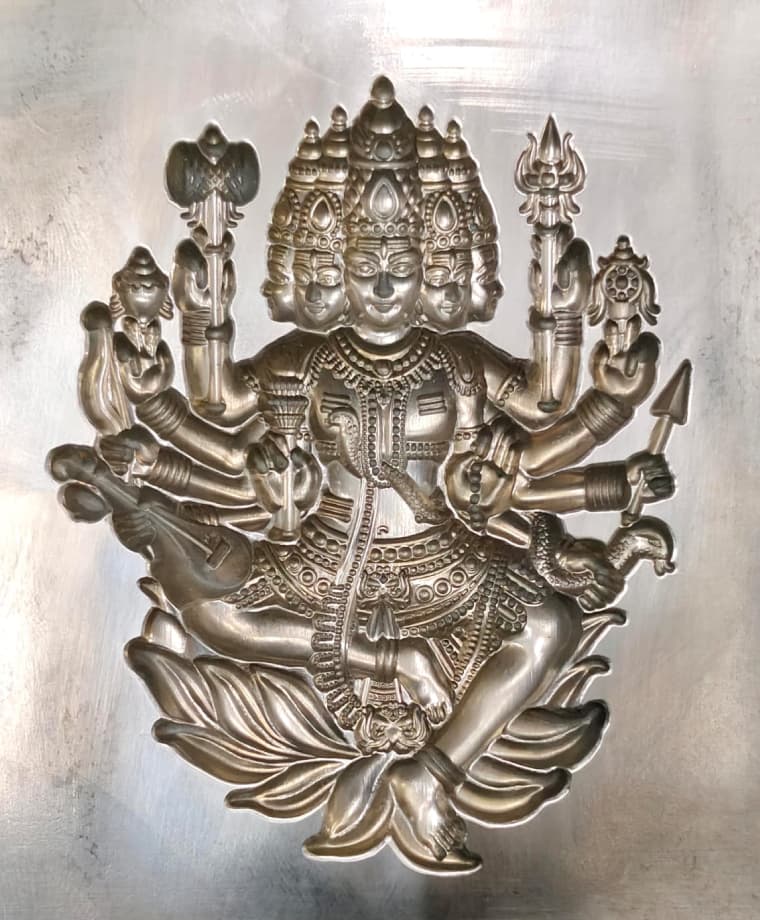Steel die engraved with Lord Vishvakarma deity motif