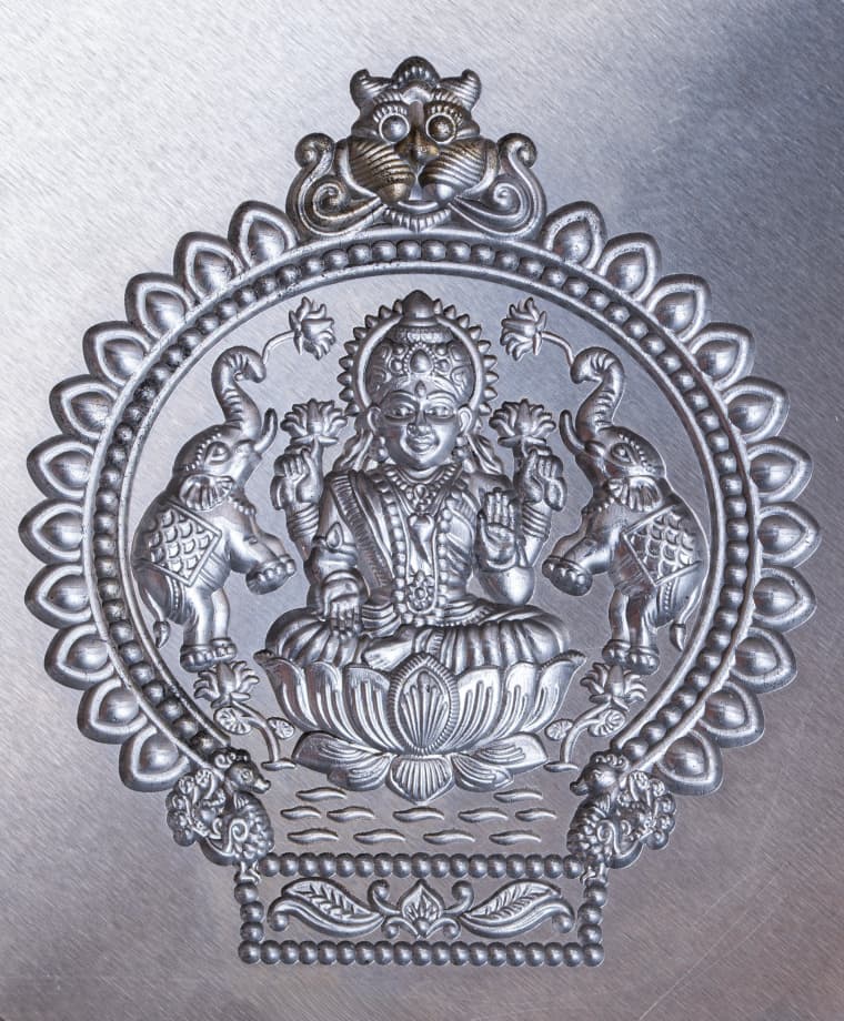 Pendant stamping die with Laxmi Vilakku motif